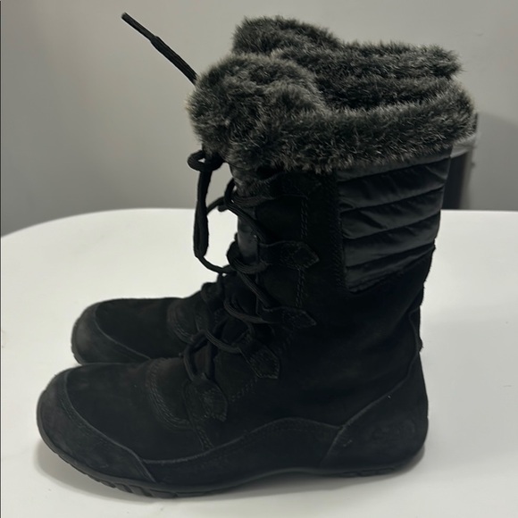 The North Face Black Fur-Lined Winter Boots - Picture 1 of 5